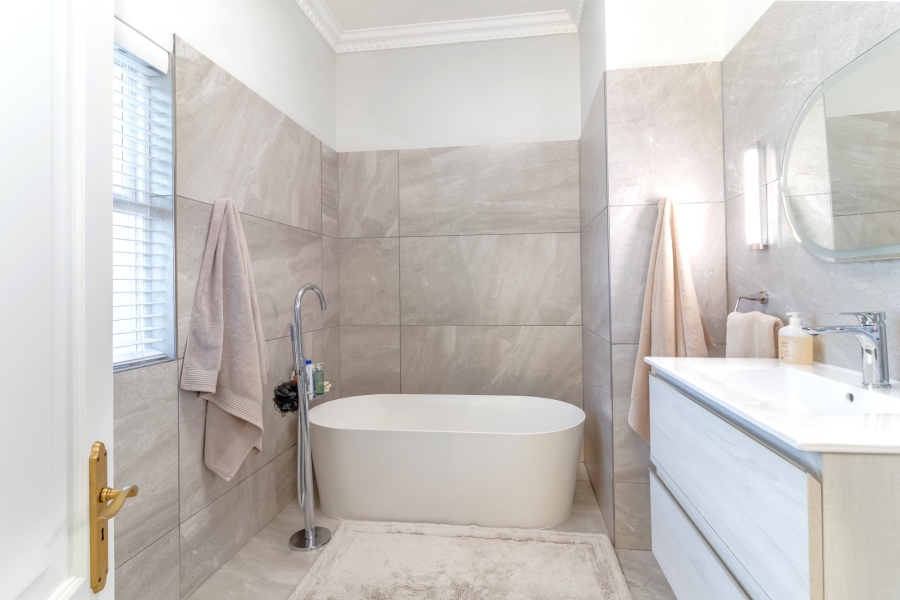 4 Bedroom Property for Sale in Boschenmeer Golf Country Estate Western Cape